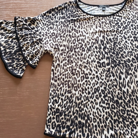 Cable & Gauge Animal Print Size XL Top - Picture 3 of 5